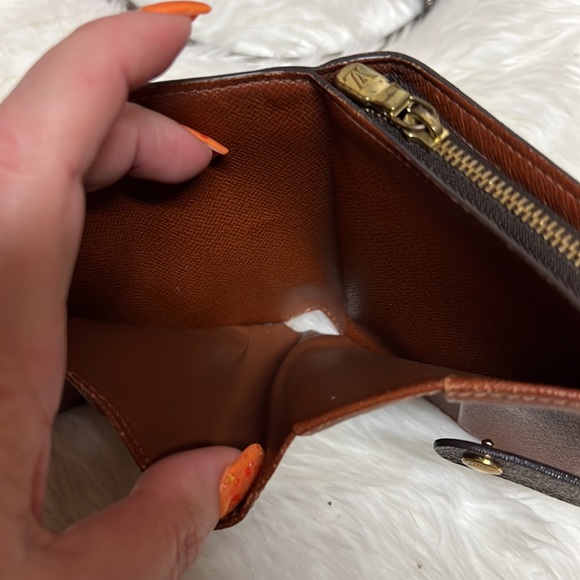 LOUIS VUITTON
LV Monogram Zippy Compact Wallet - Picture 7 of 10